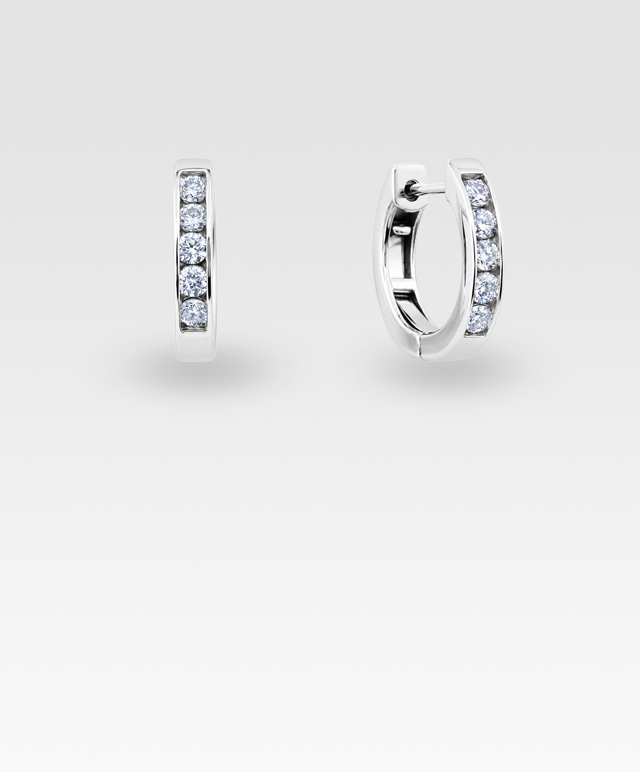 ダイヤモンドピアス(プラチナ)